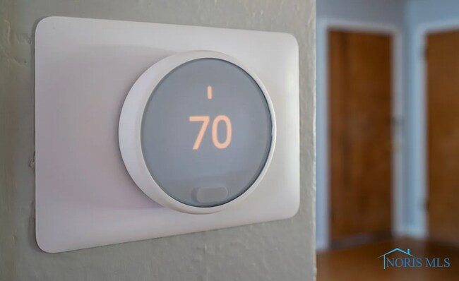 Building Photo - 4033 Hillandale Rd