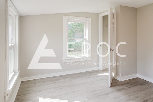 Building Photo - 4701 S 30th W Ave