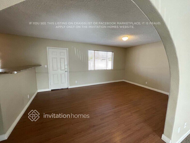 Building Photo - 626 E Via Elena St