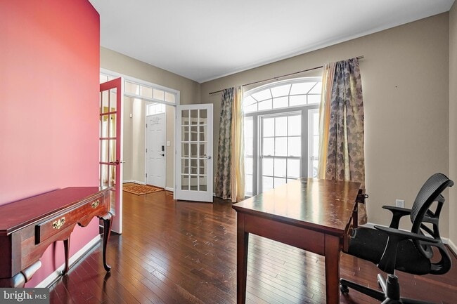 Building Photo - 206 Markham Ct