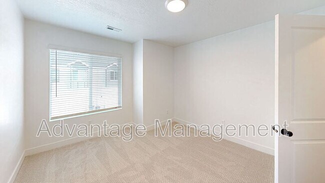 Building Photo - 7 S Moonlit Rd