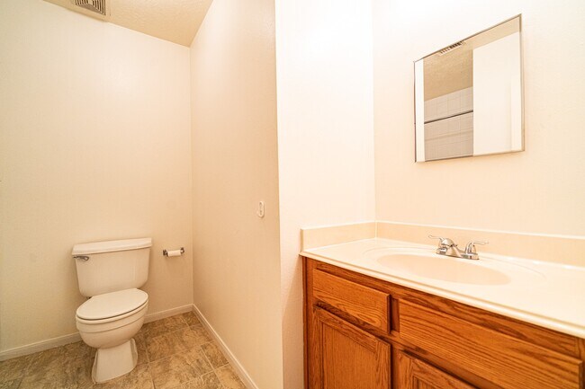 Building Photo - 16110 Cypress Valley Dr