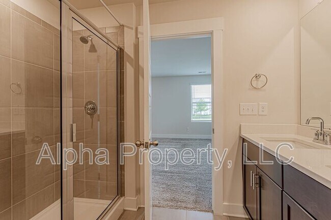 Building Photo - 164 Bromes Way
