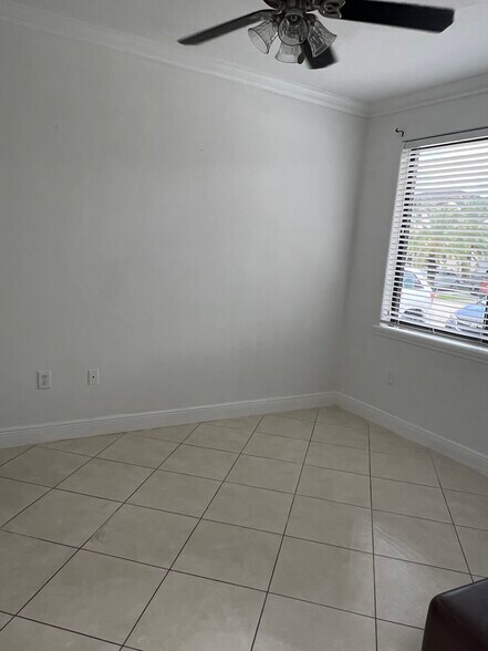 Building Photo - 13991 SW 153rd Ave