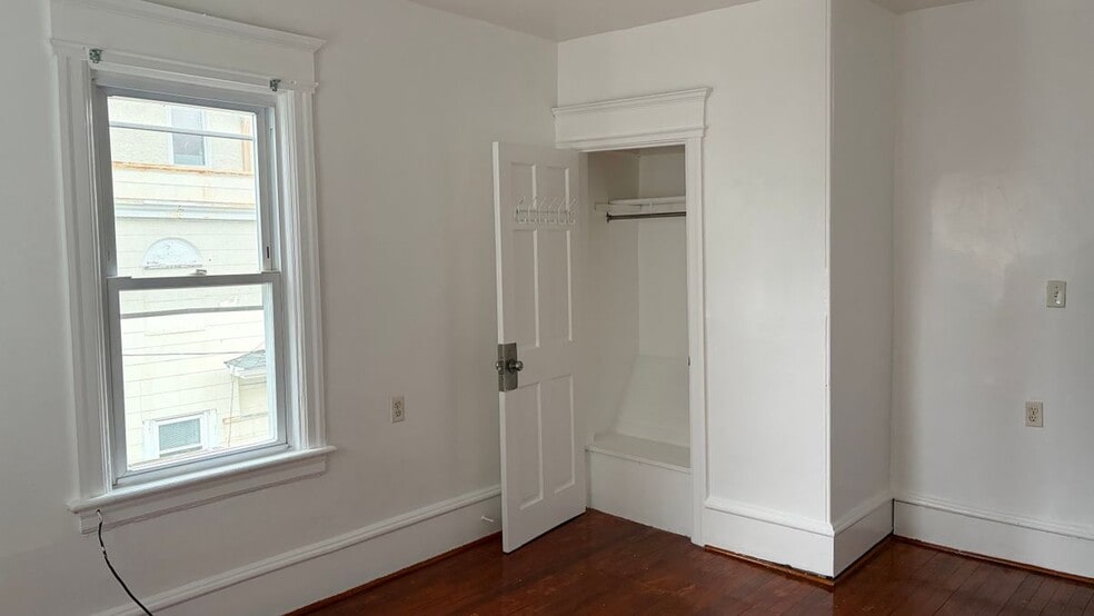 Building Photo - 14 S Raleigh Ave