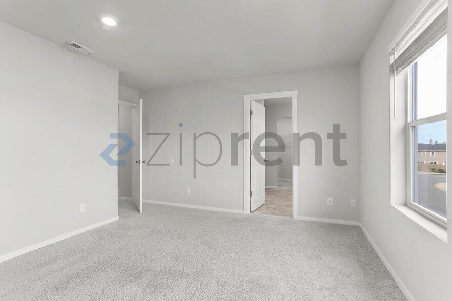 Building Photo - 11013 186th St E