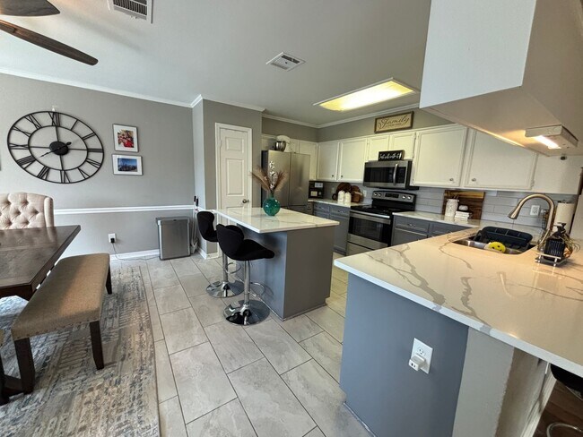 Building Photo - STUNNING AND IMMACULATE HOME NEAR BARKSDALE AIR FORCE BASE