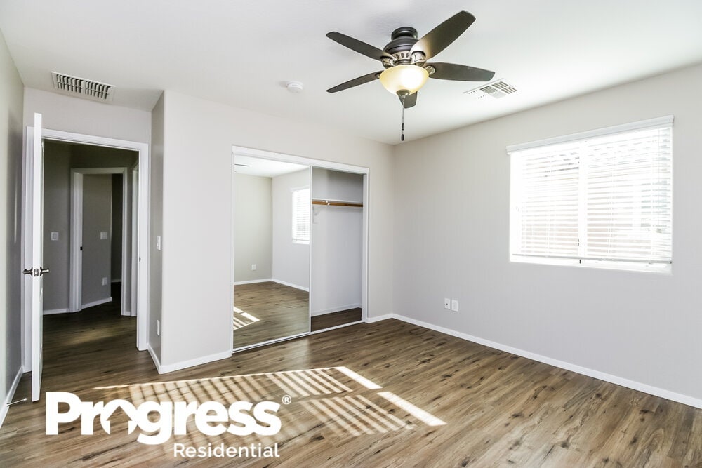 Building Photo - 4145 E Carla Vista Dr