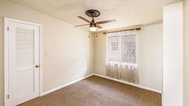 Building Photo - 1483 Glastonberry Rd