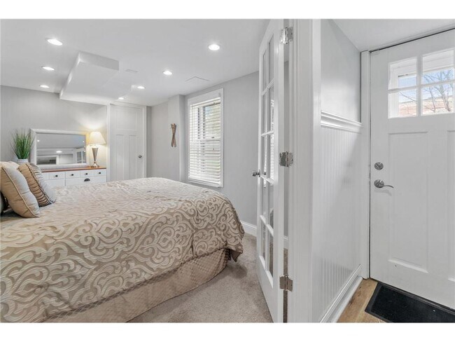 Building Photo - 5036 Richmond Dr