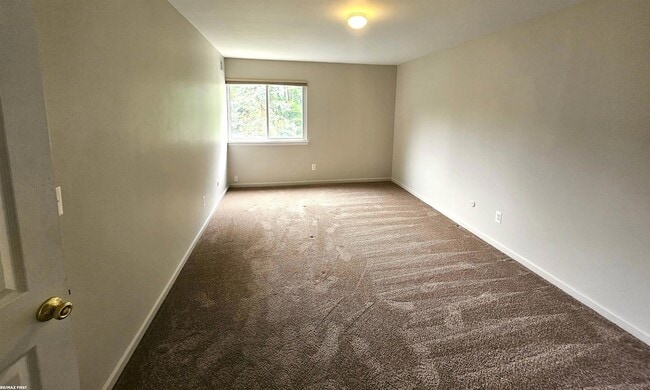 Building Photo - 38255 Fairway Ct