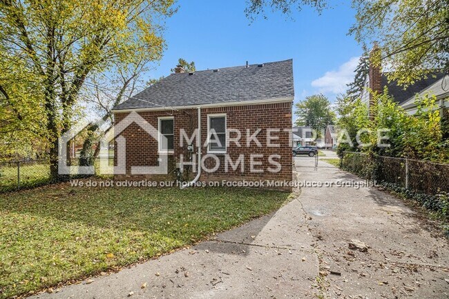 Building Photo - 16487 Edmore Dr