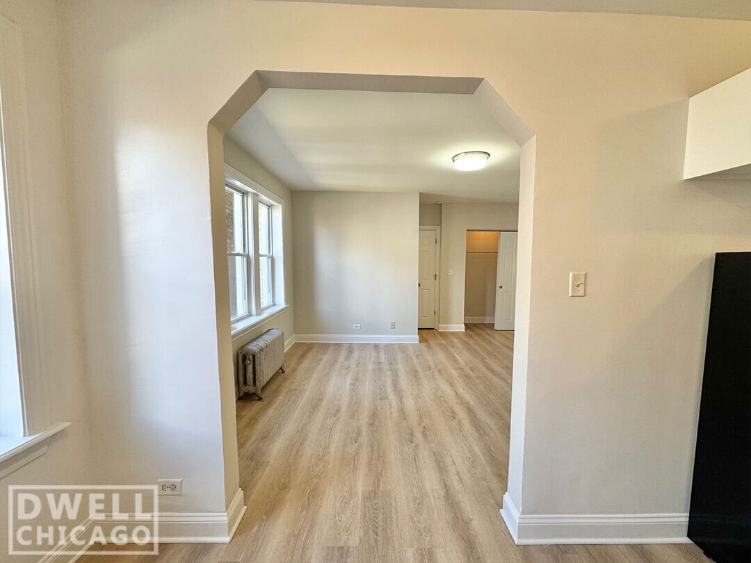 Building Photo - 2618 N Kimball Ave