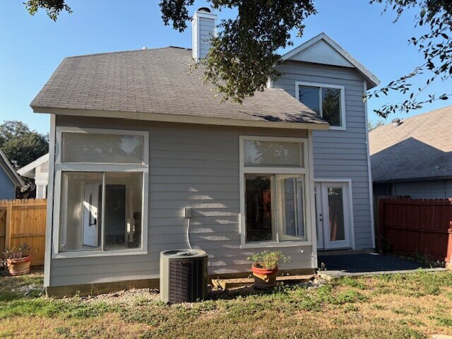 Building Photo - Cimarron 4 Bedroom Home Less Than 5 Minute...