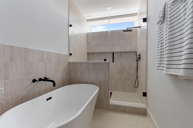 Building Photo - 3115 Armada Dr