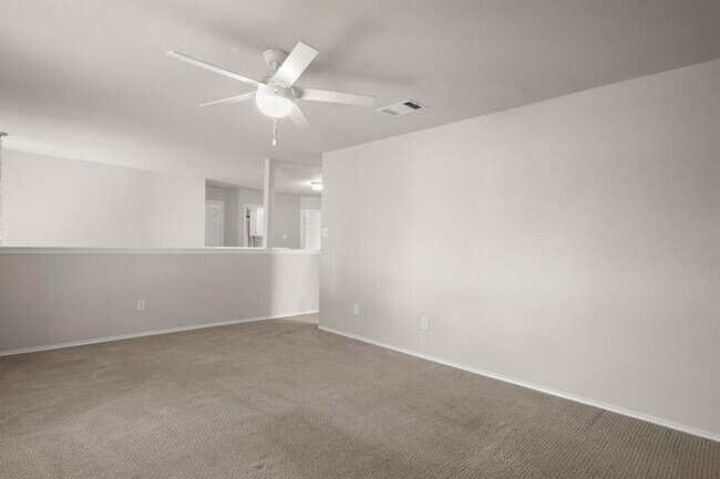 Building Photo - 17841 Park Valley Dr