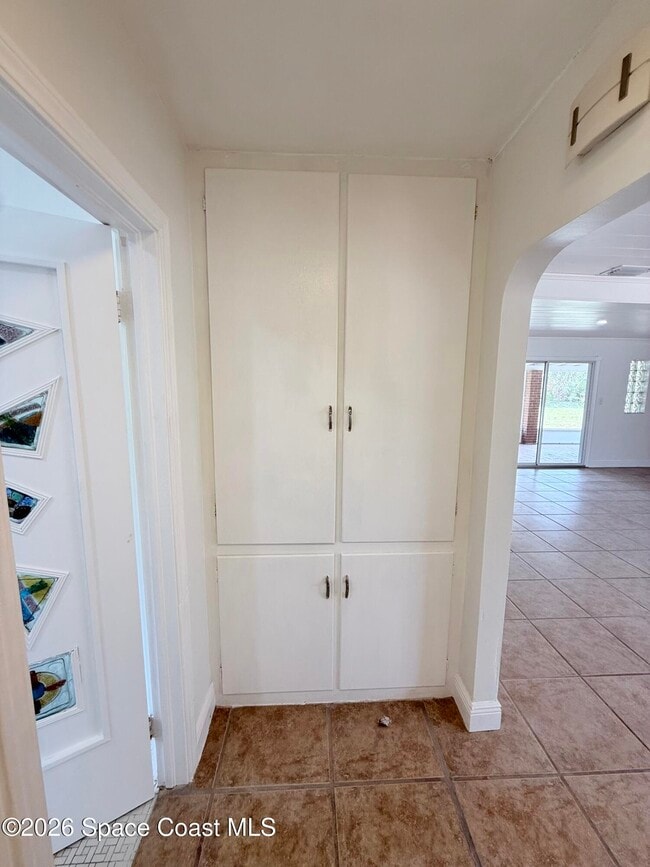 Building Photo - 100 Tampa Ave