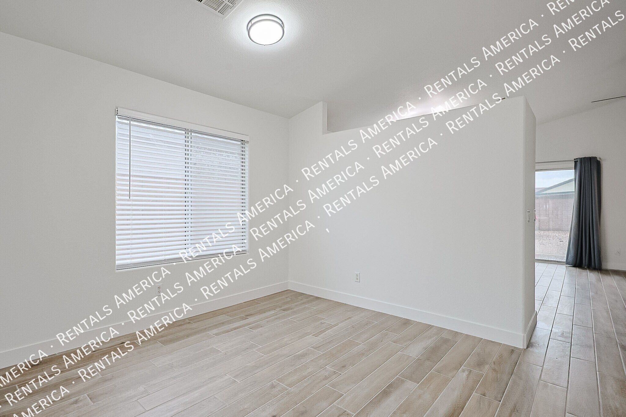 Building Photo - 3043 W Abraham Ln