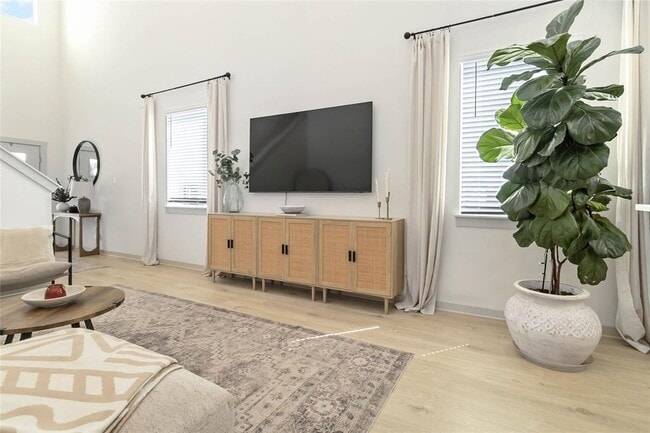 Building Photo - 105 New Hvn St