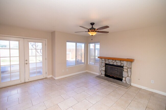 Building Photo - Warm and Inviting 3-Bedroom Home in the Heart of Menifee