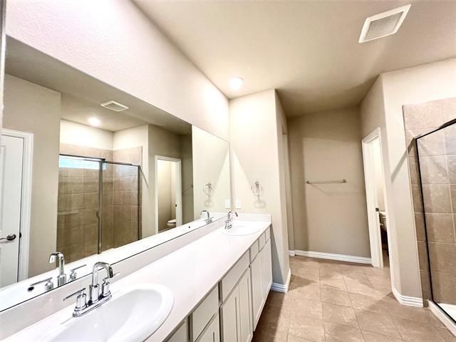 Building Photo - 633 Hidden Cove Dr