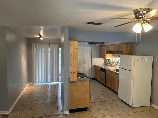 Building Photo - 6124 SW 11th Pl