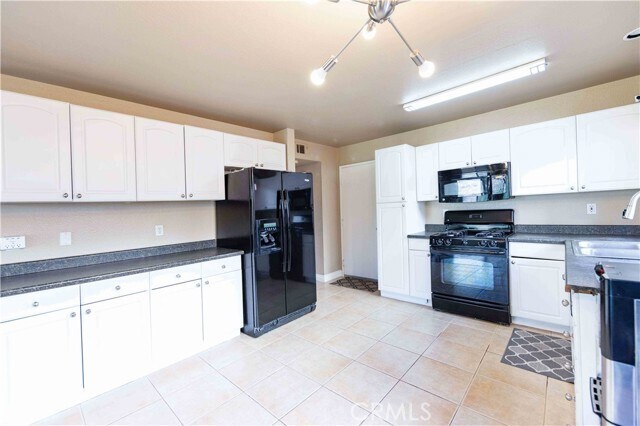 Building Photo - 44594 Johnston Dr