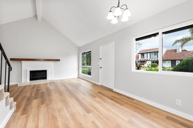 Building Photo - Condo for rent in Santa Barbara Near UCSB