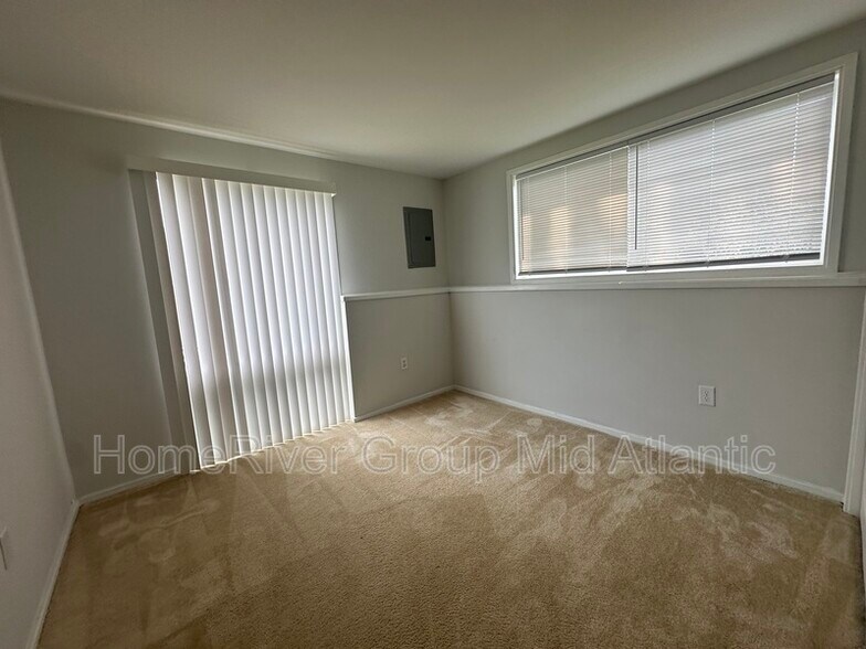 Building Photo - 6002 Ridge View Dr