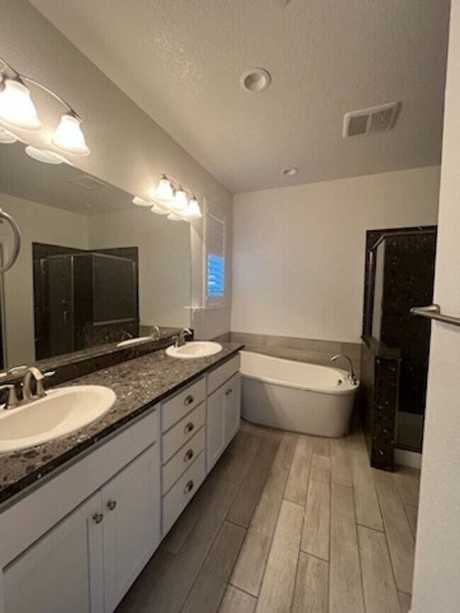 Building Photo - Solar powered open concept home located in the newer Brighton Landing subdivision!