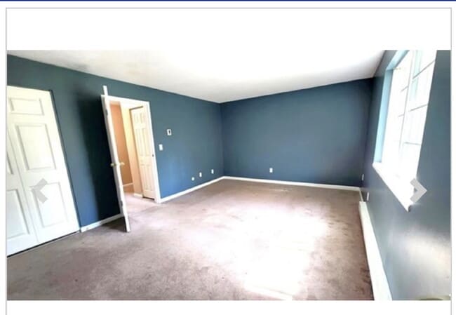 Building Photo - Beautiful two bedroom townhouse in the quiet town of Easton