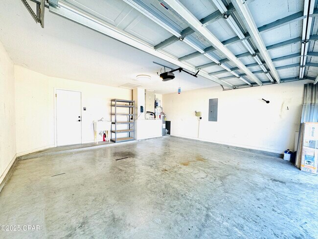 Building Photo - 205 Covington St