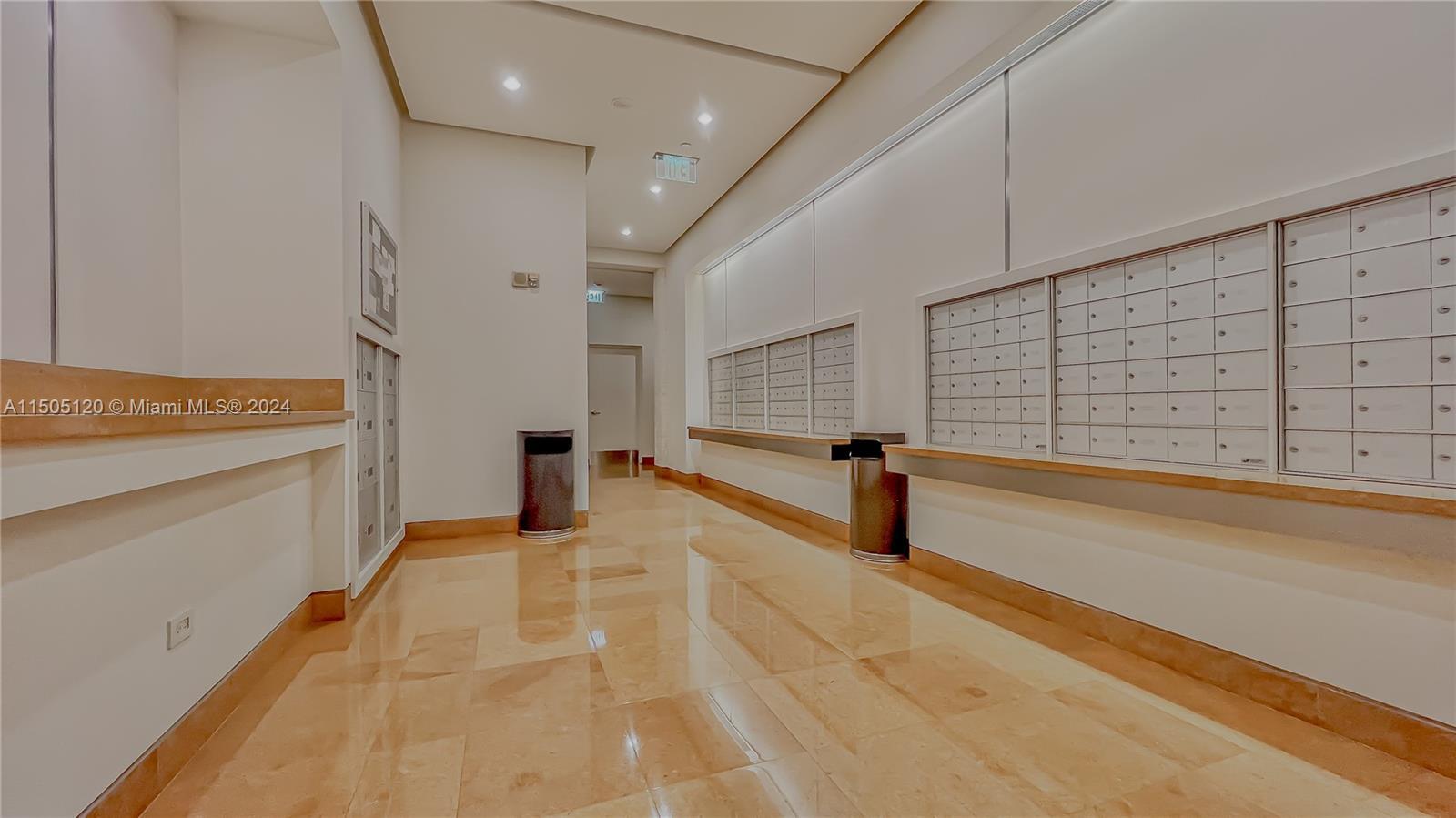 Building Photo - 801 Brickell Key Blvd
