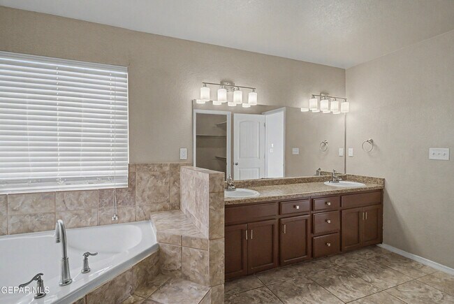 Building Photo - 12741 Tierra Monje Ln