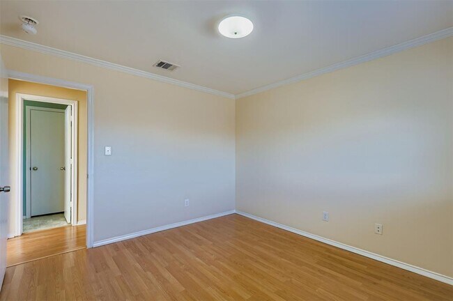 Building Photo - 1105 American Robin Path