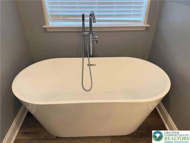 Building Photo - 7109 Hunt Dr