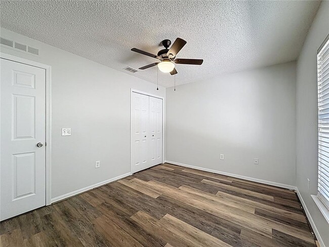 Building Photo - 413 Mulberry Ct