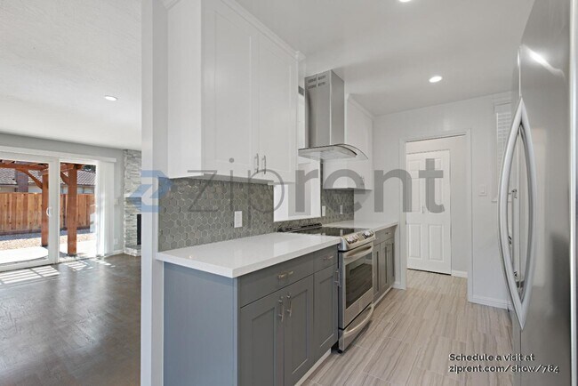 Building Photo - 31273 Birkdale Way