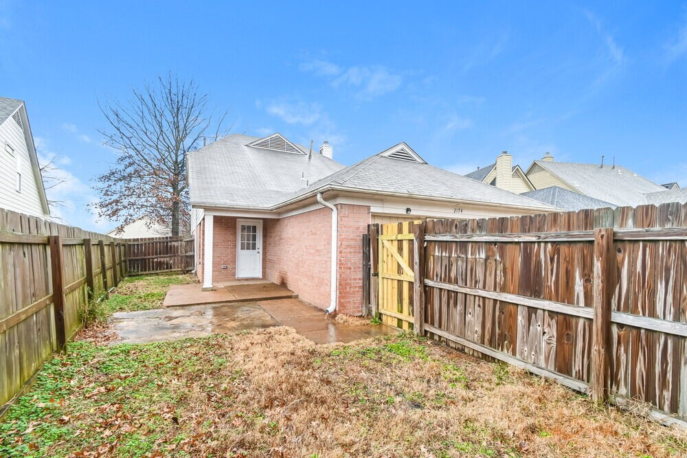 Building Photo - 2174 Berry Bush Ln