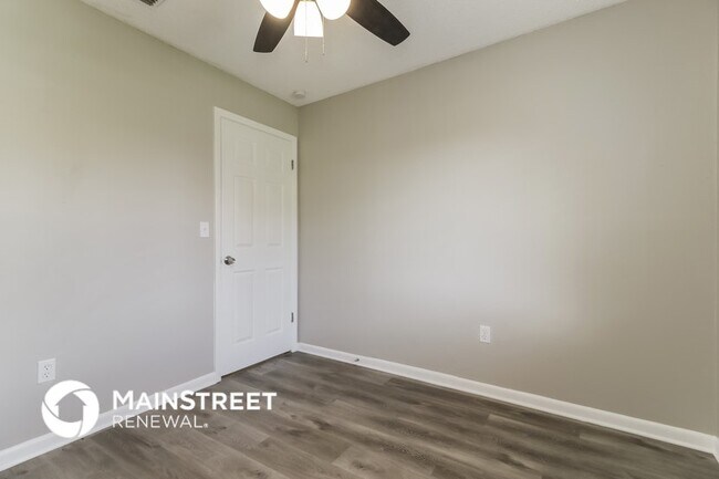 Building Photo - 810 Amidon St