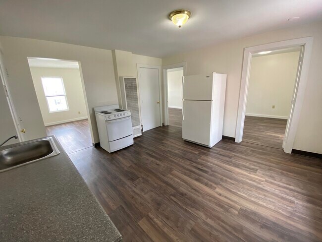 Building Photo - 143 Second St