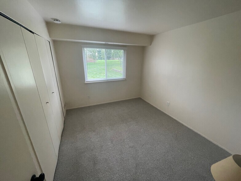 Building Photo - 30042 W 12 Mile Rd