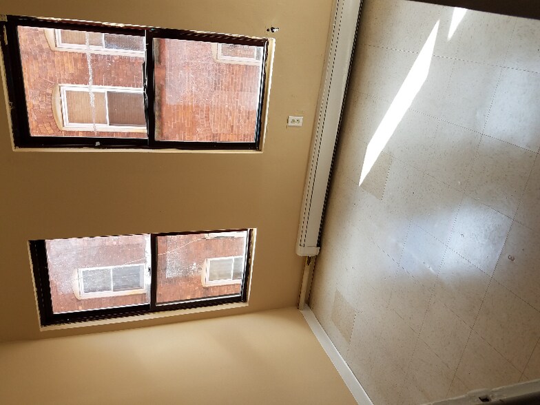 Building Photo - 3 Putnam Heights