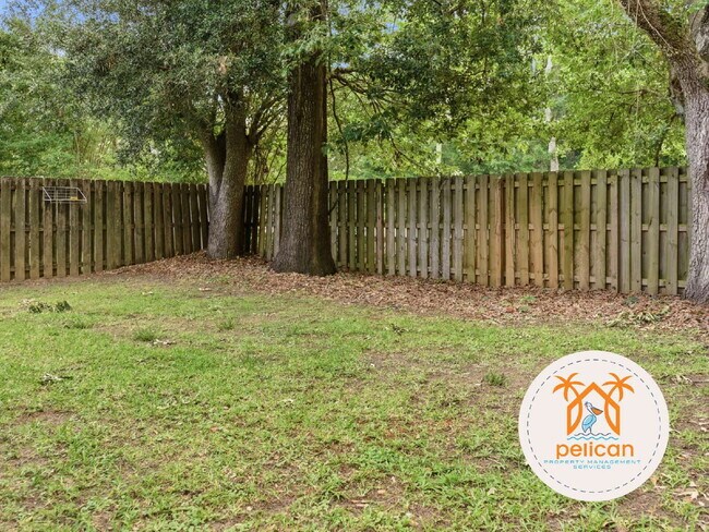 Building Photo - "Charming 3-Bed, 3-Bath Gem on Sweetbriar Street - Spacious 1320 Sq Ft in Cantonment, FL!"