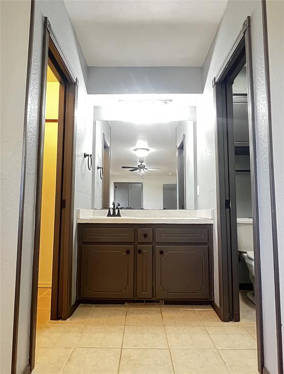 Building Photo - 819 Crystal Ln