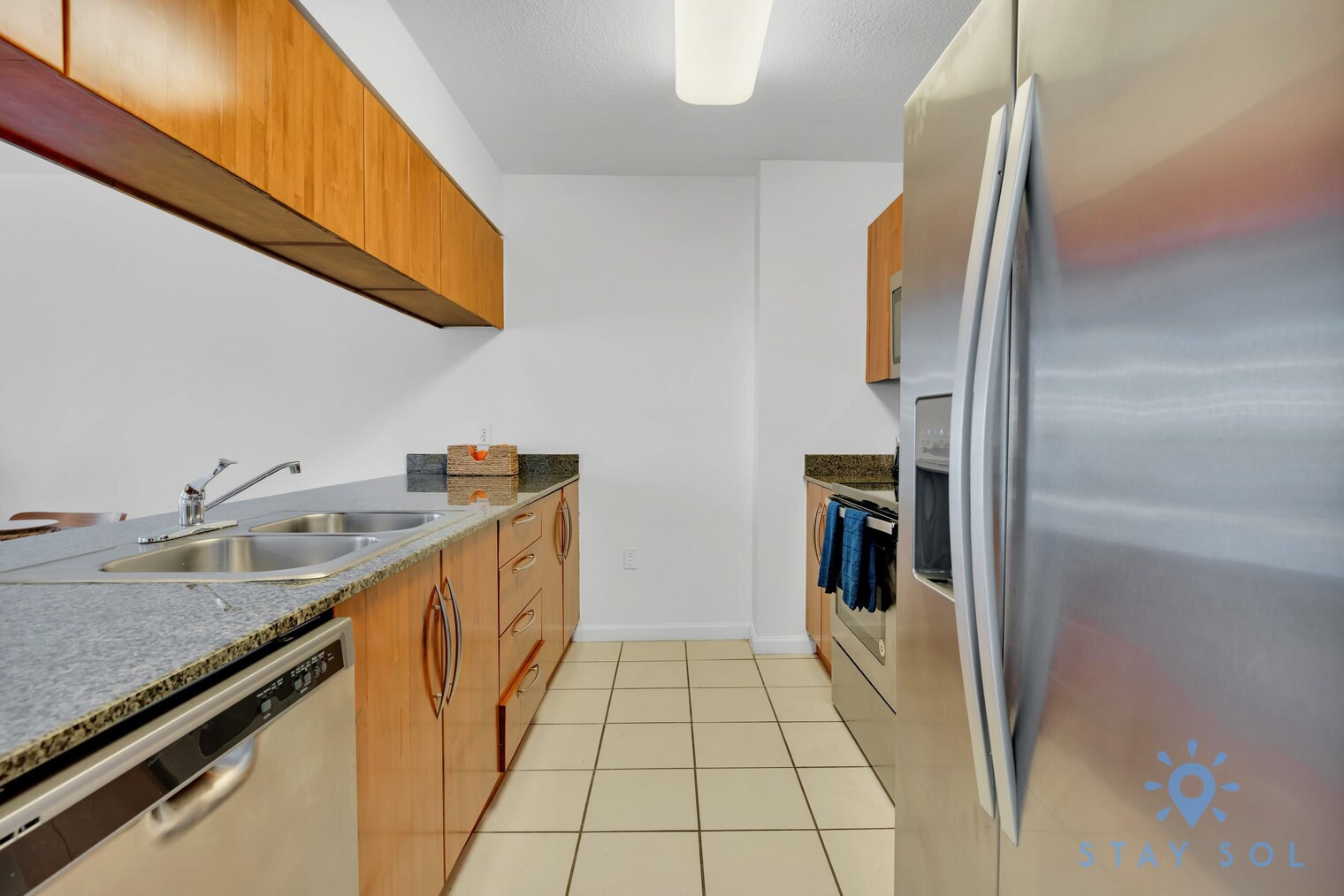 Building Photo - 1200 Brickell Bay Dr