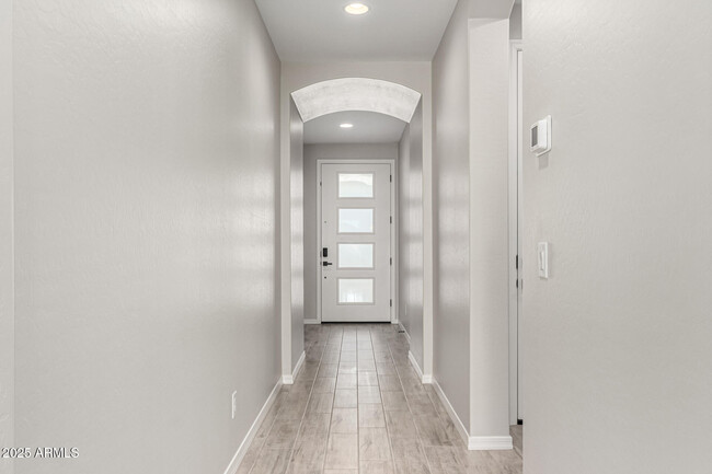 Building Photo - 34924 N Hawley Dr