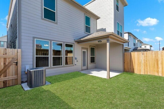 Building Photo - 3420 Avondale Vw Dr