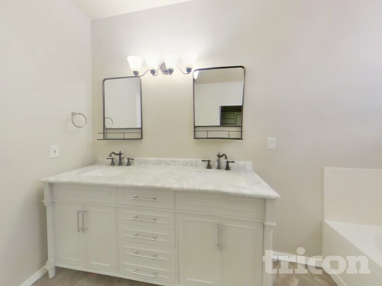 Building Photo - 8316 Mesa Top Rd NW