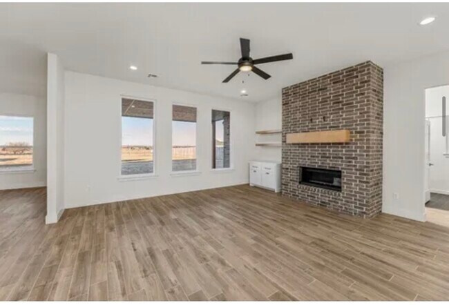 Building Photo - 7530 Highland Hls Dr